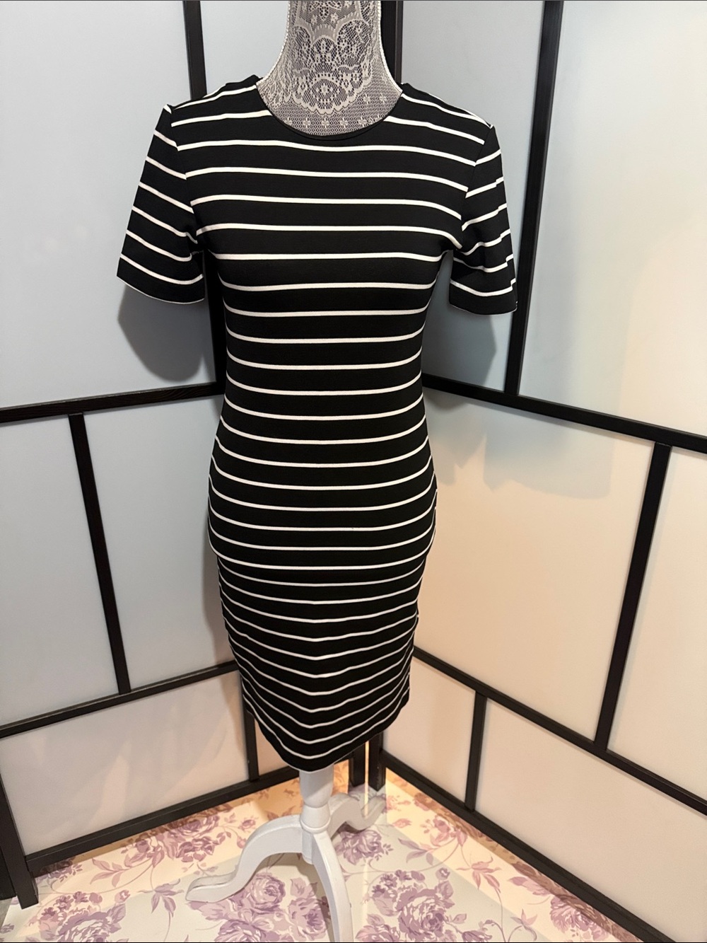 H&M Black and White Striped Short-Sleeve Midi Dress